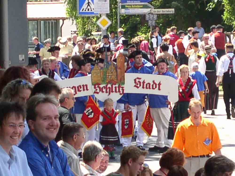 Ausnahmezustand im Schlitzerland: Beim viertägigen Trachtenfest bleibt die Zeit stehen (Foto: ferienwohnung-schlitz.de)